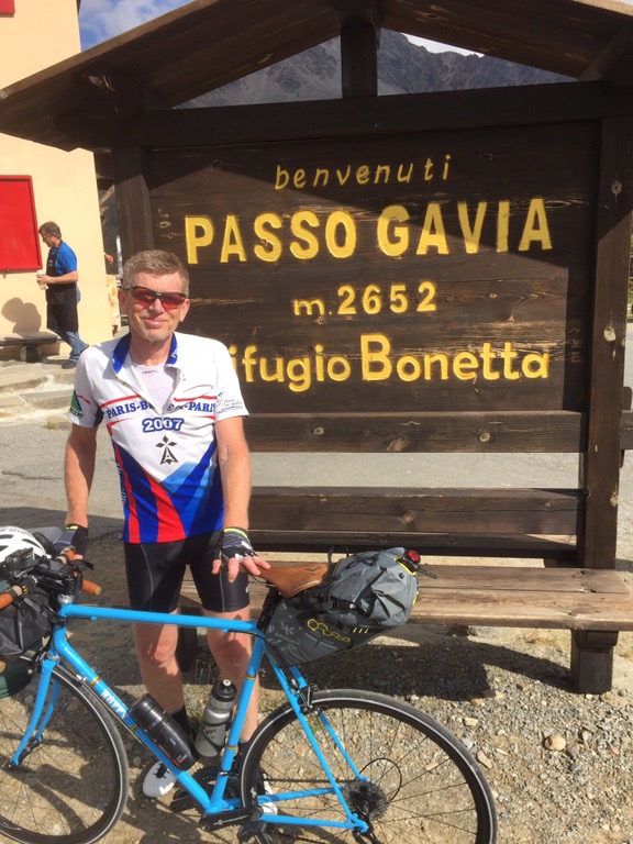 Raspberries and chasing cars over Passo&nbsp;Gavia